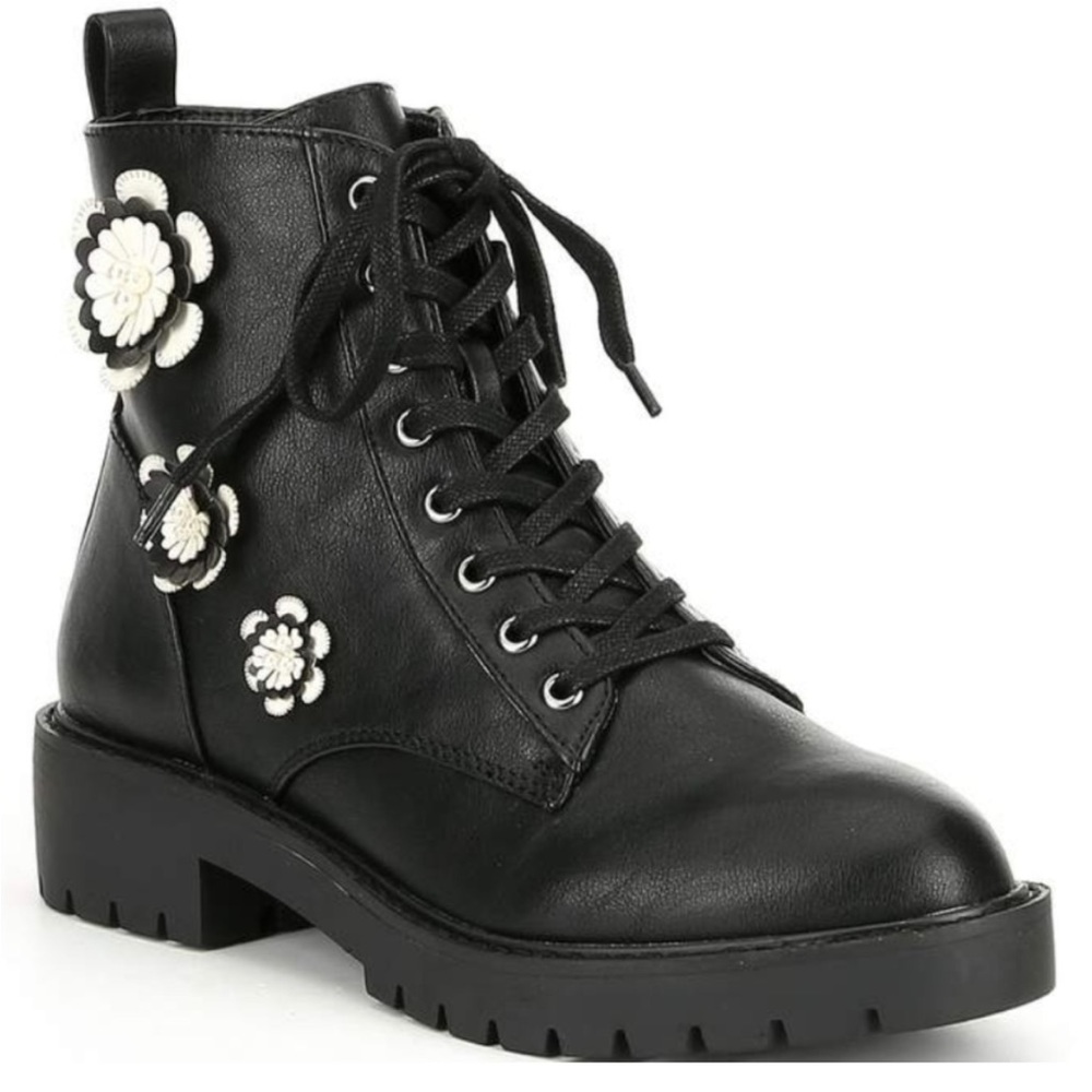 Combat boots